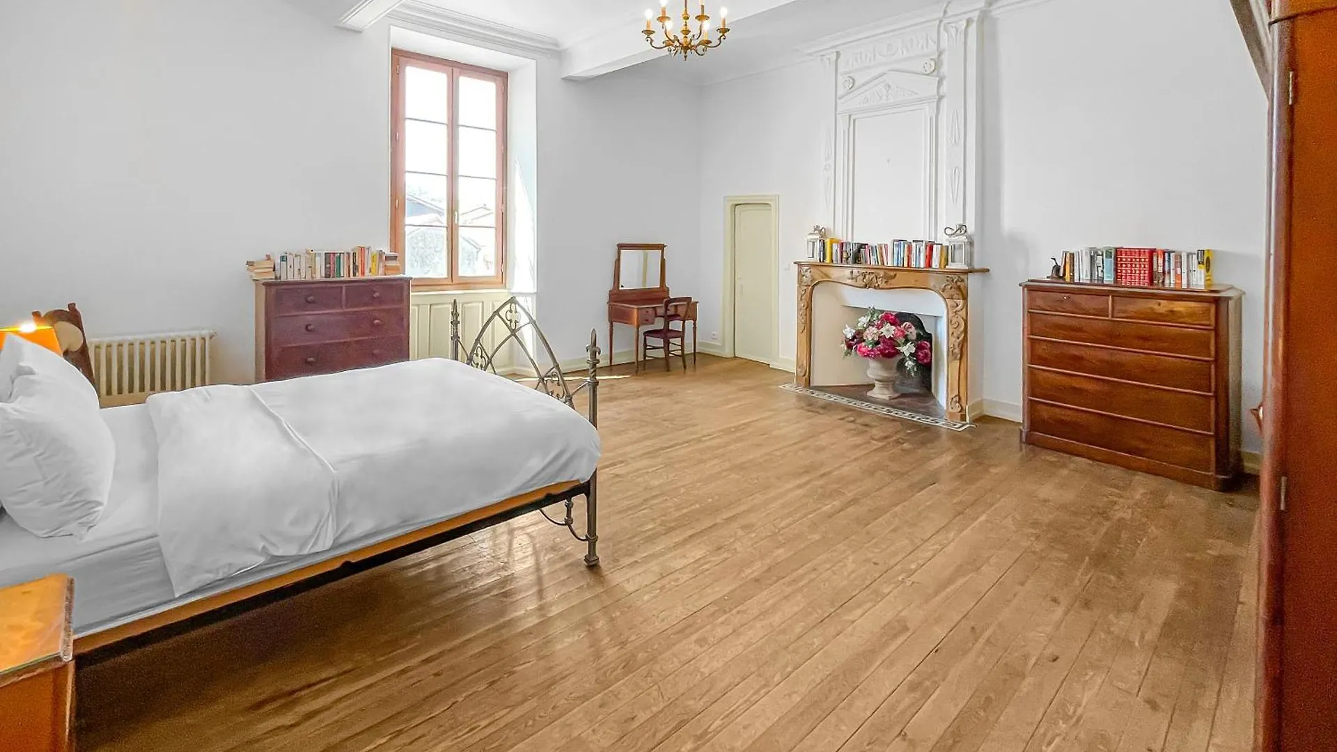 Holiday home Retraite Royale A Valentine Villa