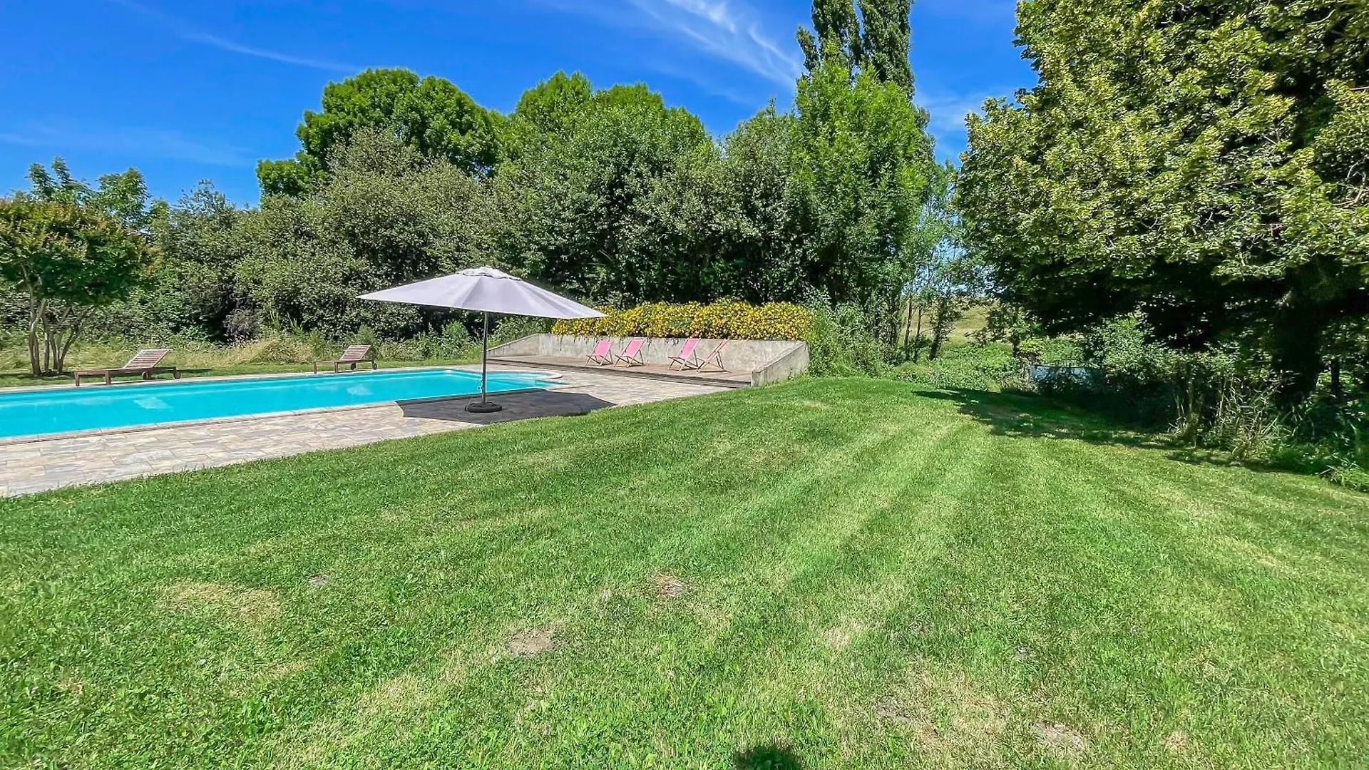 Holiday home Retraite Royale A Valentine Villa